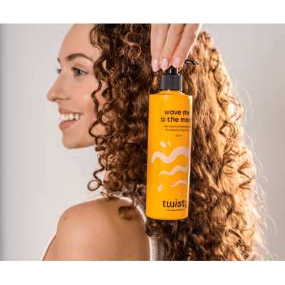 Odżywka humektantowa do włosów kręconych z aloesem, kwasem mlekowym, pantenolem Twisty Twisty
