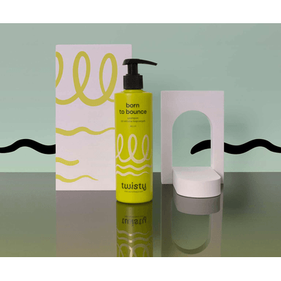 Nawilżający szampon do włosów kręconych z mocznikiem i kwasem mlekowym Twisty